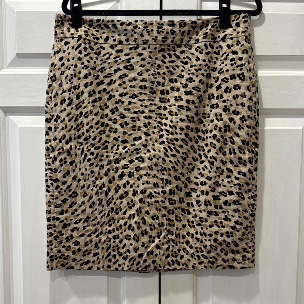 Banana Republic leopard print Knee-Length Pencil Skirt